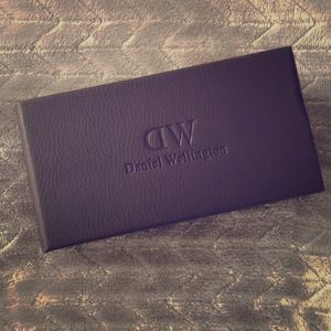 Daniel Wellington authentic watch box & papers